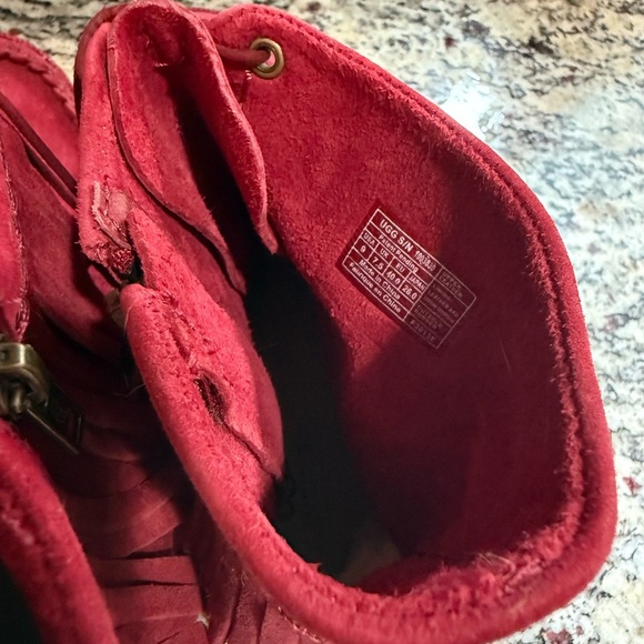 Ugg Sangria Red Kaysa suede Fringe Mocassin Boots 9 - Picture 3 of 7